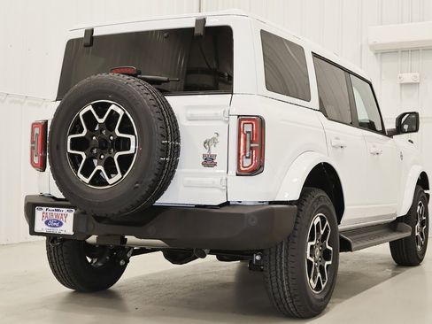 New 2025 Ford Bronco Outer Banks image 8