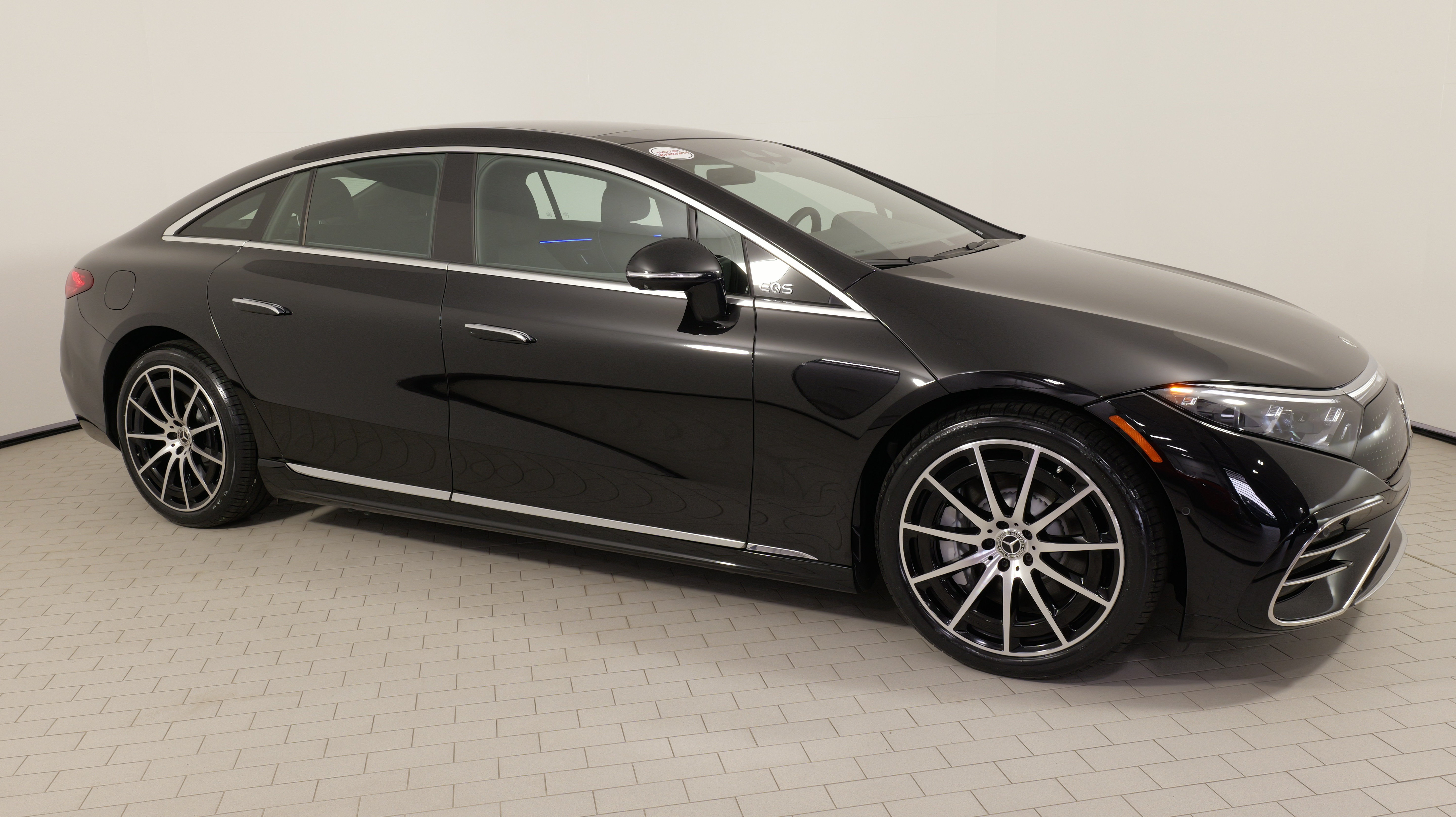 Used 2023 Mercedes-Benz EQS 580 4MATIC Sedan image 9