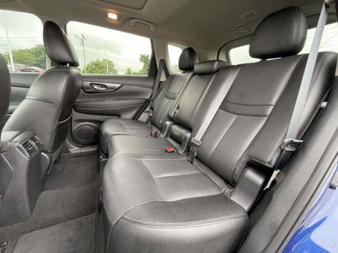Used 2019 Nissan Rogue SL w/ Premium Package AWD/4WD image 11