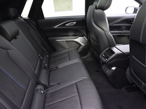 Certified 2024 Cadillac Lyriq Luxury AWD/4WD image 17
