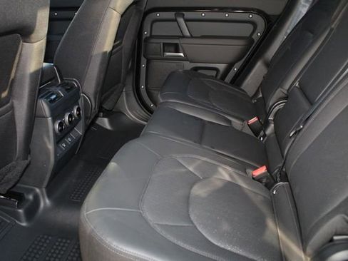 Used 2025 Land Rover Defender 110 S image 5