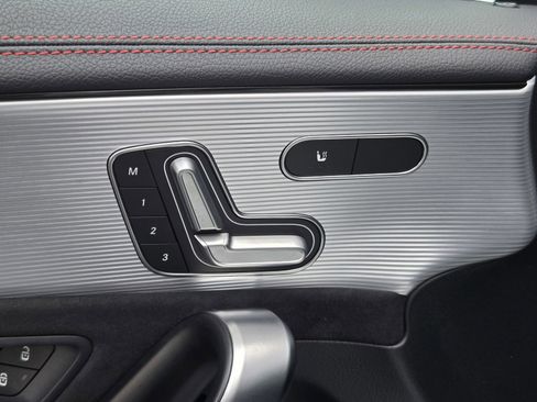 Used 2020 Mercedes-Benz CLA 250 image 11