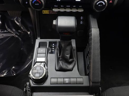 Used 2025 Toyota 4Runner TRD Off-Road AWD/4WD image 12
