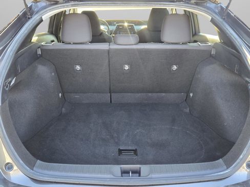 Used 2018 Toyota Prius Four image 17