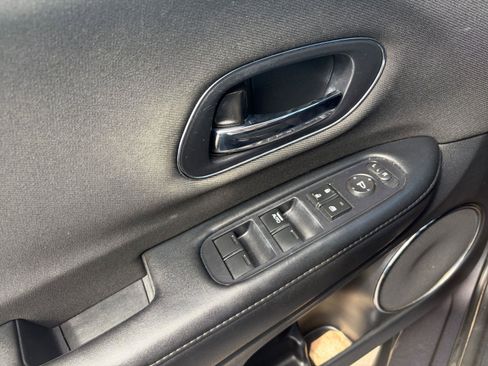 Used 2021 Honda HR-V EX image 15