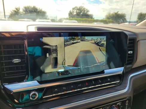 Certified 2022 GMC Sierra 1500 SLT image 23