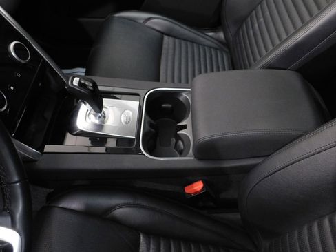 Used 2020 Land Rover Discovery Sport SE AWD/4WD image 29