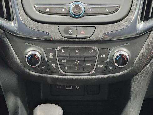 Certified 2024 Chevrolet Equinox RS FWD image 21
