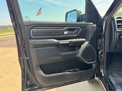 Used 2019 RAM 1500 Laramie AWD/4WD image 16
