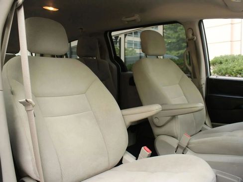 Used 2016 Dodge Grand Caravan SE w/ Quick Order Package 29E SE FWD image 31