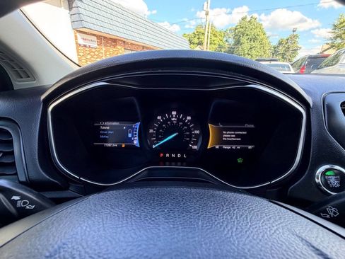 Used 2018 Ford Fusion Titanium FWD image 10