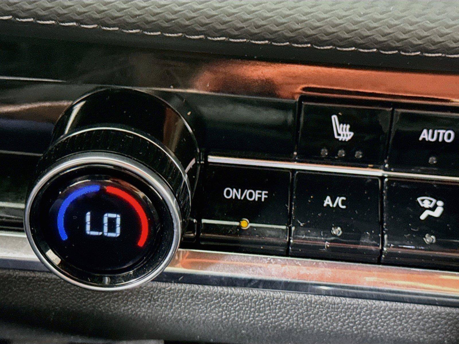 Used 2025 Chevrolet Equinox LT w/ Convenience Package II AWD/4WD image 14