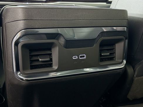 Used 2023 GMC Sierra 1500 Elevation image 29