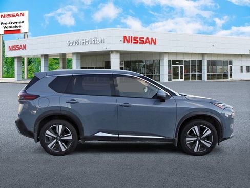 Used 2022 Nissan Rogue Platinum w/ Head-Up Display Package image 5