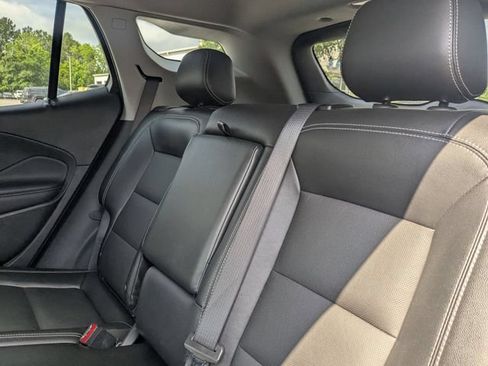 Used 2024 GMC Terrain SLT FWD image 27