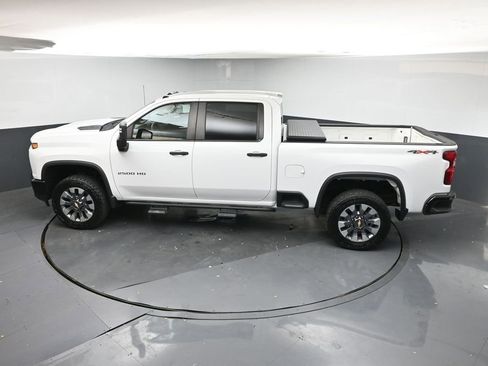 Used 2022 Chevrolet Silverado 2500 Custom w/ Custom Convenience Package image 36