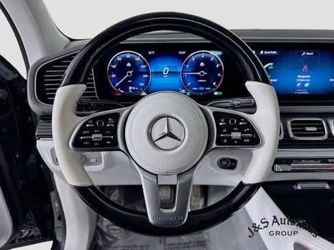 Used 2023 Mercedes-Benz Maybach GLS 600 4MATIC image 12