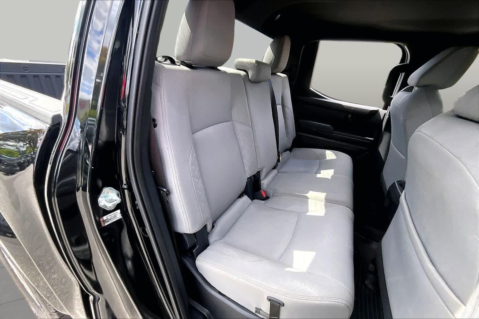 Used 2024 Toyota Tacoma SR5 AWD/4WD image 20