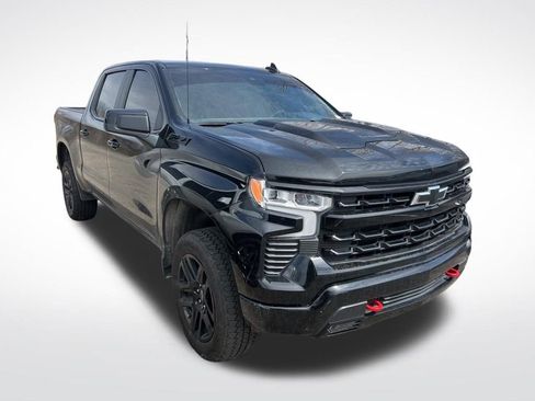 Used 2024 Chevrolet Silverado 1500 LT Trail Boss w/ Convenience Package II image 3