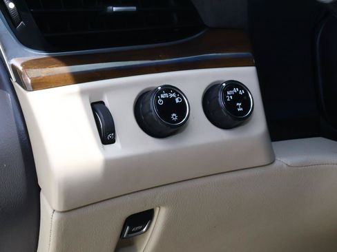 Used 2019 Cadillac Escalade Premium Luxury AWD/4WD image 30