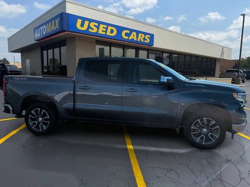 Used 2024 Chevrolet Silverado 1500 LT AWD/4WD image 2