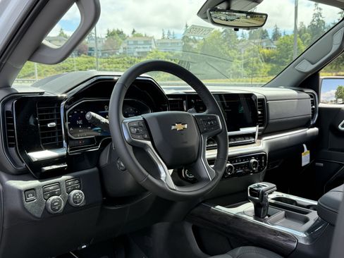 New 2026 Chevrolet Silverado 1500 LTZ w/ LTZ Premium Package AWD/4WD image 12