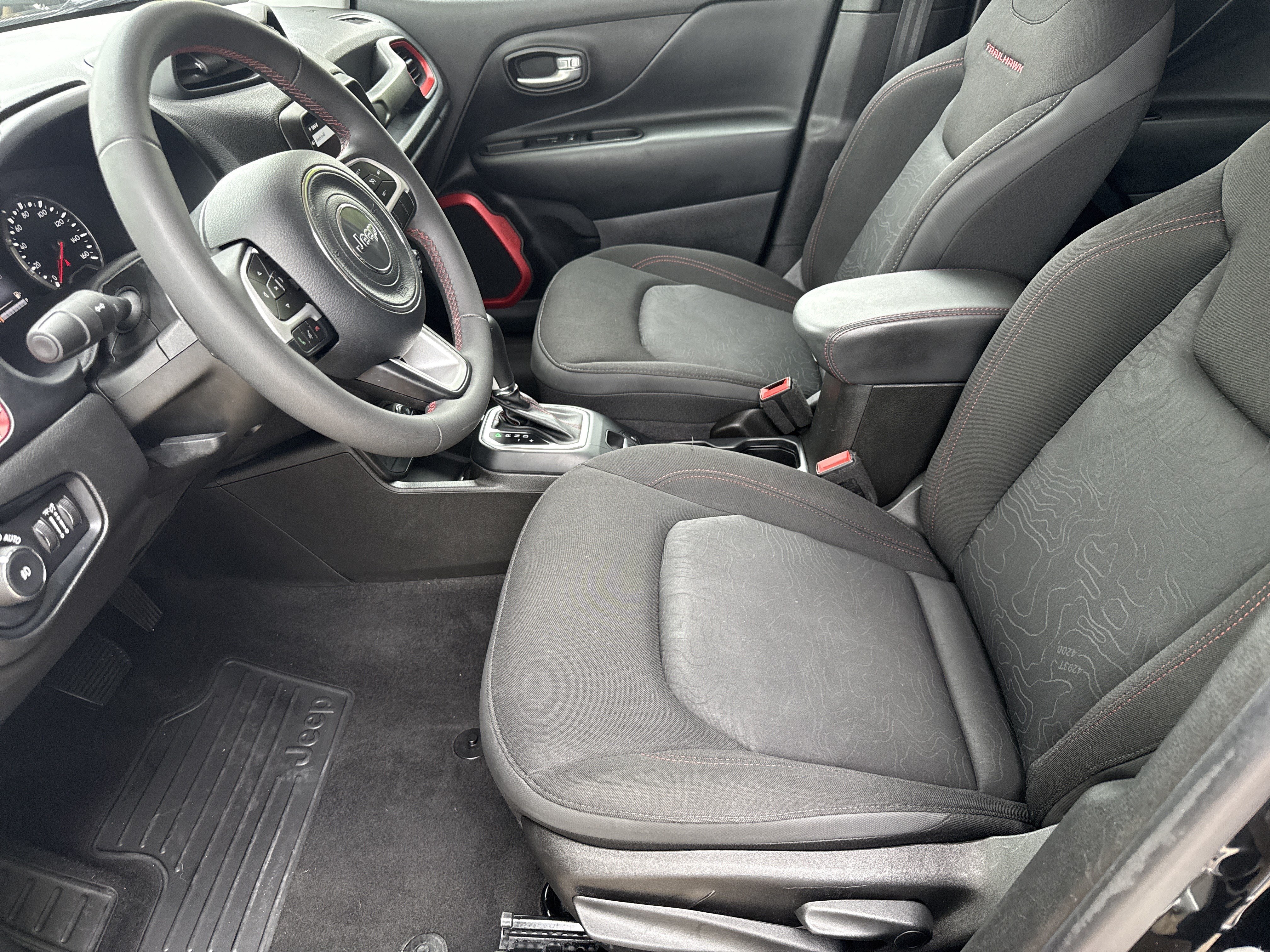 Used 2023 Jeep Renegade Trailhawk AWD/4WD image 9