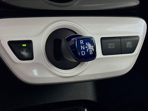 Used 2017 Toyota Prius Three Touring image 16