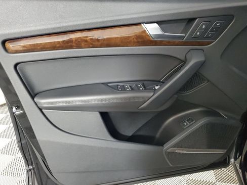 Used 2020 Audi Q5 Prestige w/ Prestige Package AWD/4WD image 19