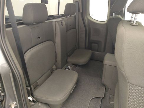 Used 2019 Nissan Frontier SV image 19