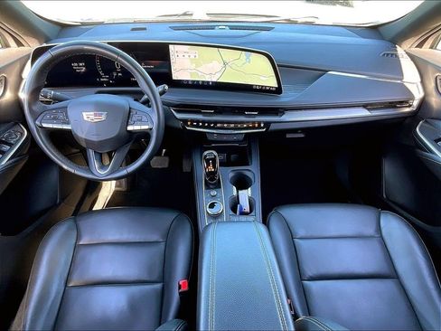 Used 2025 Cadillac XT4 Premium Luxury image 20