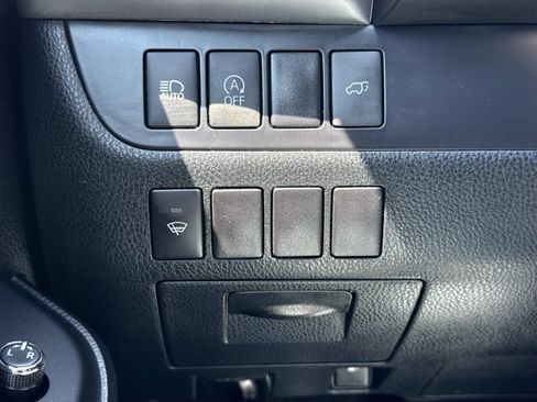 Used 2017 Toyota Highlander XLE AWD/4WD image 19