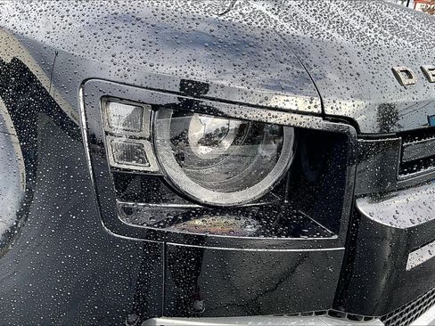 Used 2024 Land Rover Defender 110 S image 28