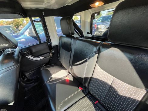 Used 2015 Jeep Wrangler Unlimited Sport image 10