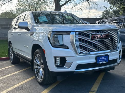 Used 2021 GMC Yukon Denali w/ Denali Ultimate Package AWD/4WD image 3