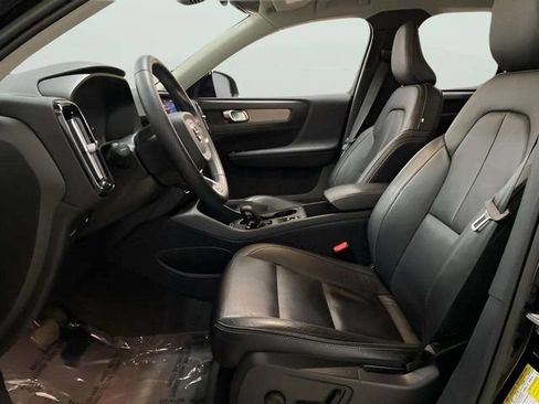 Used 2023 Volvo XC40 B4 Core w/ Convenience Package FWD image 58