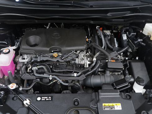 Used 2021 Toyota Sienna Limited image 34