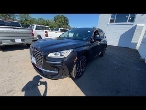 Used 2025 Lincoln Corsair Grand Touring w/ Equipment Group 301A image 5