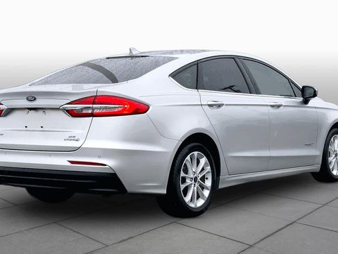 Used 2019 Ford Fusion SE FWD image 13