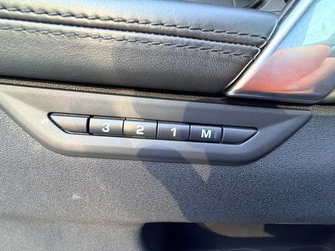 Used 2020 Land Rover Discovery Sport SE image 34