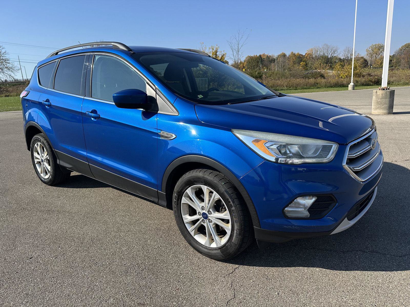 Used 2017 Ford Escape SE w/ Equipment Group 201A FWD image 9