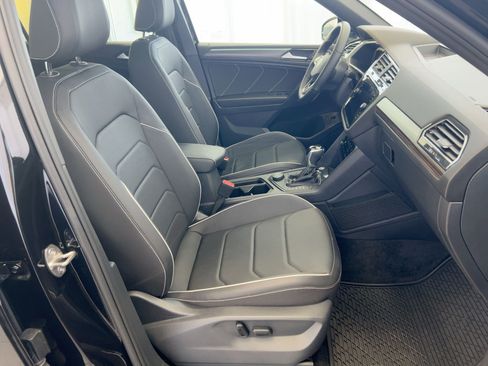 Certified 2023 Volkswagen Tiguan SEL R-Line image 31