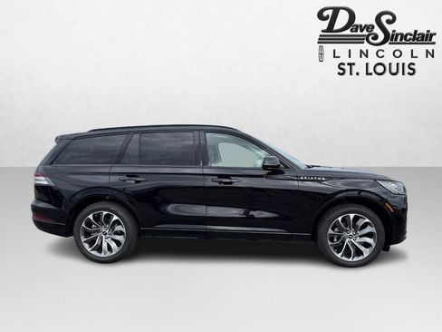 New 2025 Lincoln Aviator AWD w/ Jet Appearance Package image 4