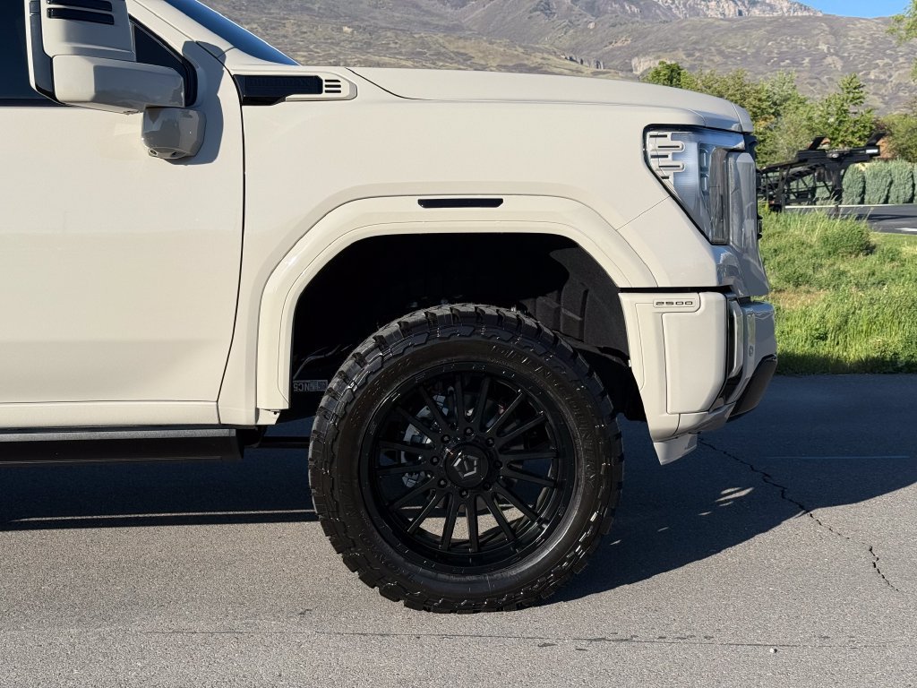 Used 2026 GMC Sierra 2500 AT4 w/ AT4 Premium Plus Package AWD/4WD image 3