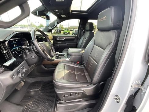 Used 2022 Chevrolet Silverado 1500 High Country w/ LPO, Dark Essentials Package AWD/4WD image 4
