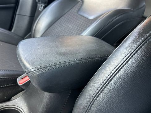 Used 2020 Jeep Compass Latitude FWD image 34