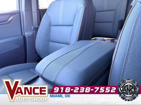 New 2026 GMC Acadia AT4 w/ Luxury Package image 36