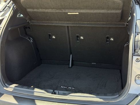 Used 2019 Nissan Kicks SR w/ SR Premium Package FWD image 29