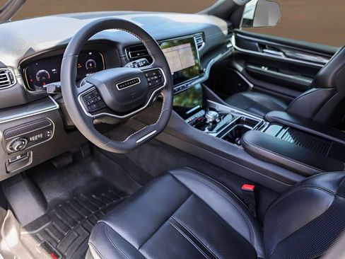 Used 2022 Jeep Wagoneer Series I w/ Convenience Group I RWD image 10