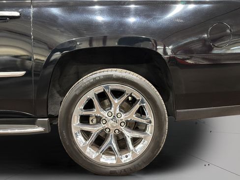 Used 2016 Cadillac Escalade ESV Luxury AWD/4WD image 36